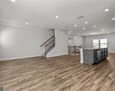3614 Shore Wood Avenue - Photo Thumbnail 6