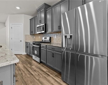 3614 Shore Wood Avenue - Photo Thumbnail 8