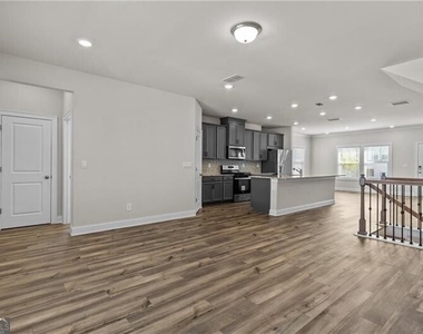 3614 Shore Wood Avenue - Photo Thumbnail 17