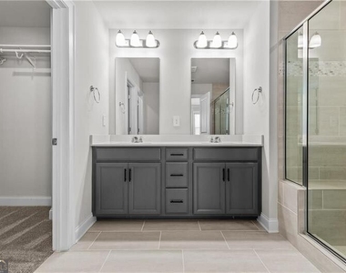 3614 Shore Wood Avenue - Photo Thumbnail 24