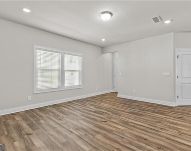3614 Shore Wood Avenue - Photo Thumbnail 18
