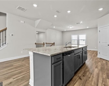 3614 Shore Wood Avenue - Photo Thumbnail 7