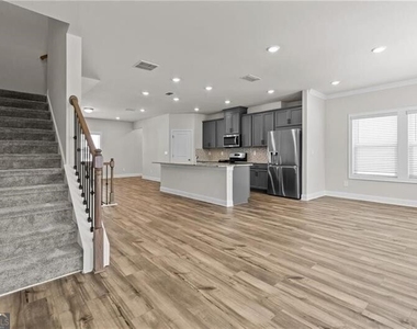 3614 Shore Wood Avenue - Photo Thumbnail 2