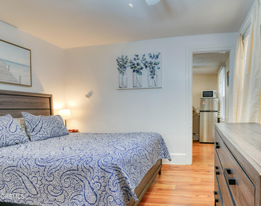 19 Webb Avenue - Photo Thumbnail 8
