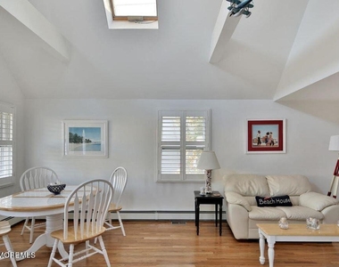305 Baltimore Avenue - Photo Thumbnail 3