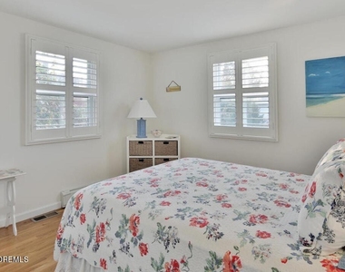 305 Baltimore Avenue - Photo Thumbnail 12