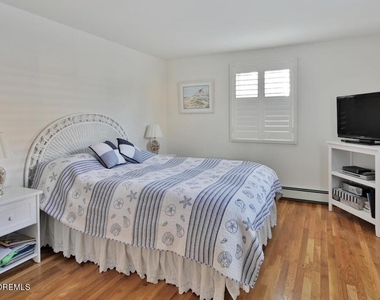 305 Baltimore Avenue - Photo Thumbnail 10