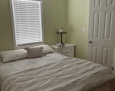 11 W Harborside Drive W - Photo Thumbnail 8