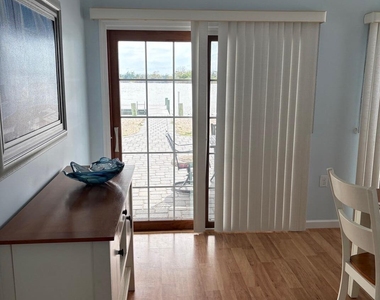 11 W Harborside Drive W - Photo Thumbnail 3