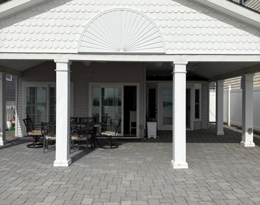 11 W Harborside Drive W - Photo Thumbnail 15