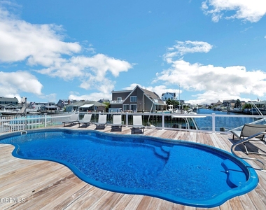 347 Bay Lane - Photo Thumbnail 12