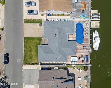 347 Bay Lane - Photo Thumbnail 4