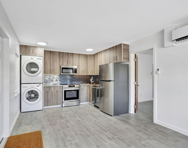 1000 Sw 30th Street - Photo Thumbnail 1