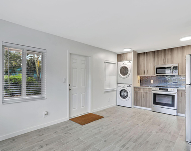 1000 Sw 30th Street - Photo Thumbnail 2
