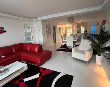 400 Golden Isles Drive - Photo Thumbnail 6
