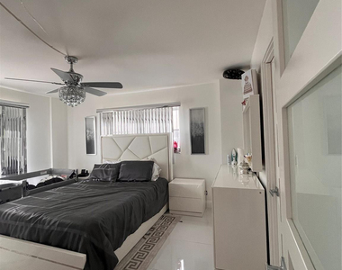 400 Golden Isles Drive - Photo Thumbnail 7