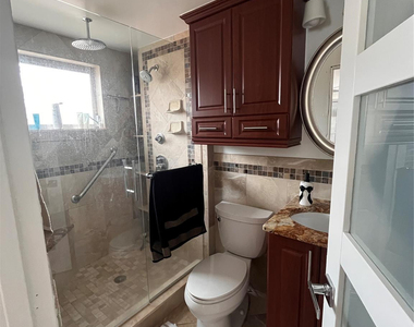 400 Golden Isles Drive - Photo Thumbnail 8