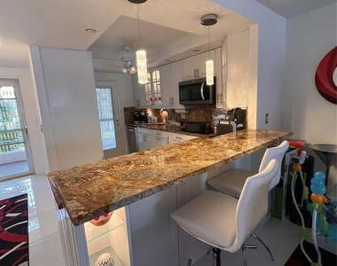 400 Golden Isles Drive - Photo Thumbnail 4