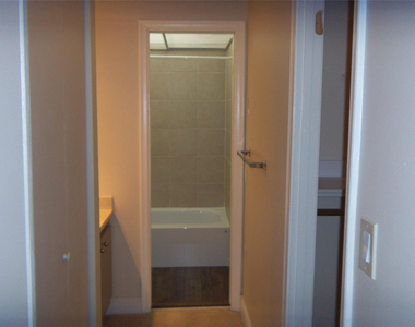 1800 N Andrews Avenue - Photo Thumbnail 10