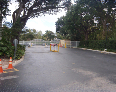 1800 N Andrews Avenue - Photo Thumbnail 1