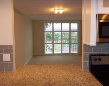 1800 N Andrews Avenue - Photo Thumbnail 7