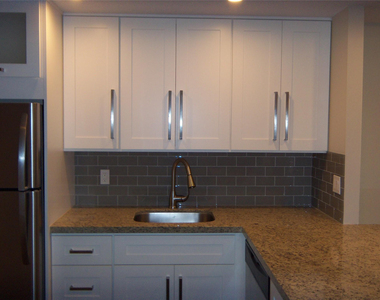 1800 N Andrews Avenue - Photo Thumbnail 5