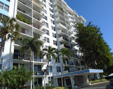 1800 N Andrews Avenue - Photo Thumbnail 38
