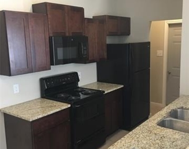 7513 Novella Drive - Photo Thumbnail 3