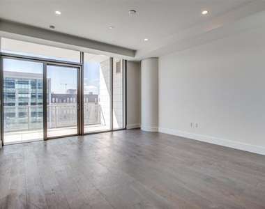 7901 Windrose Avenue - Photo Thumbnail 11