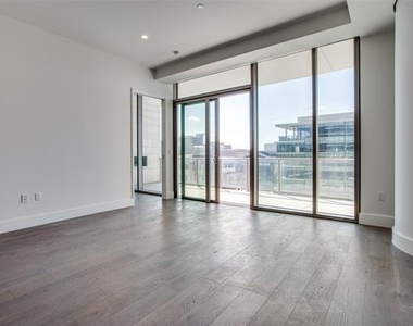 7901 Windrose Avenue - Photo Thumbnail 12