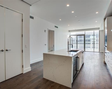 7901 Windrose Avenue - Photo Thumbnail 10
