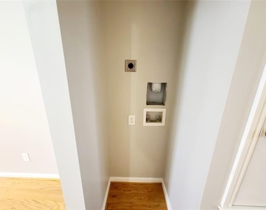 4931 Junius Street - Photo Thumbnail 5