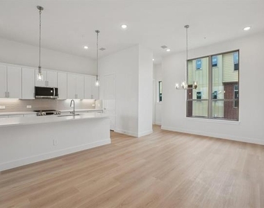 13351 Goodland Street - Photo Thumbnail 6