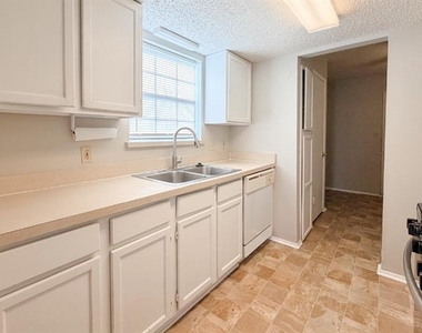 333 Charles Street - Photo Thumbnail 7