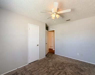 333 Charles Street - Photo Thumbnail 13