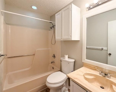 333 Charles Street - Photo Thumbnail 14