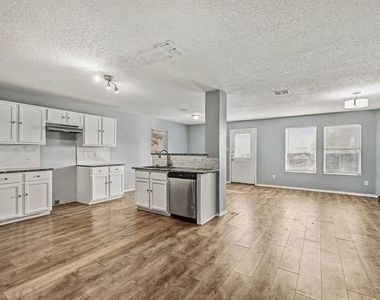 2256 White Oak Drive - Photo Thumbnail 5