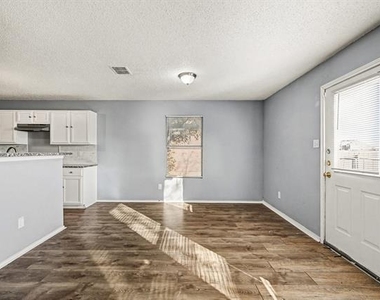 2256 White Oak Drive - Photo Thumbnail 9