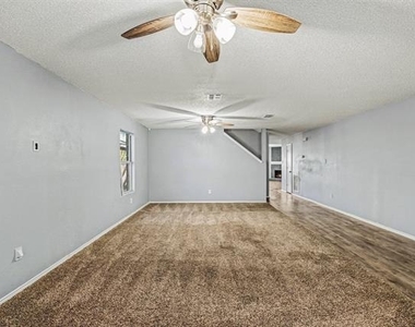 2256 White Oak Drive - Photo Thumbnail 4