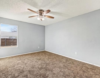 2256 White Oak Drive - Photo Thumbnail 15