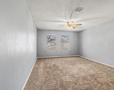 2256 White Oak Drive - Photo Thumbnail 28