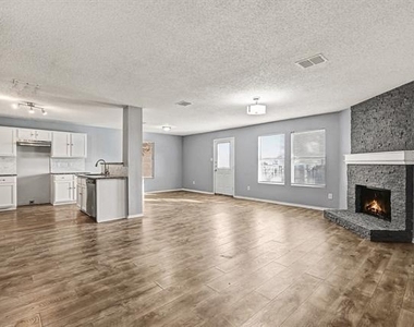 2256 White Oak Drive - Photo Thumbnail 7