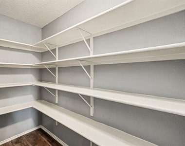 2256 White Oak Drive - Photo Thumbnail 12
