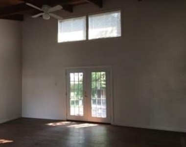 2801 Mill Pond Road - Photo Thumbnail 6