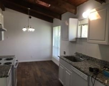 2801 Mill Pond Road - Photo Thumbnail 9