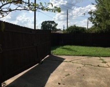 2801 Mill Pond Road - Photo Thumbnail 11