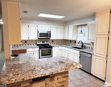 200 Cedar Lane - Photo Thumbnail 2