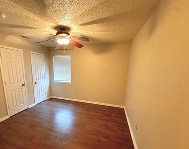 200 Cedar Lane - Photo Thumbnail 10