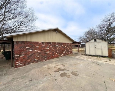 200 Cedar Lane - Photo Thumbnail 18