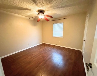200 Cedar Lane - Photo Thumbnail 8